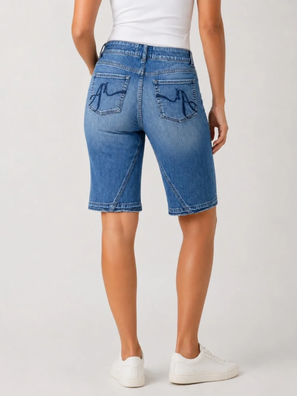 American Rag Cie Size 11 Denim Bermuda Shorts Medium Wash Long Jorts